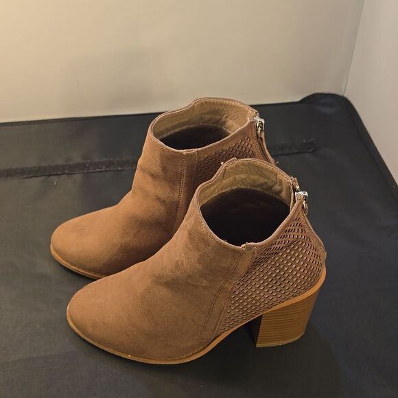 FOREVER BACK ZIPPER CLOSURE IN BOOTIES - Picture 7 of 14